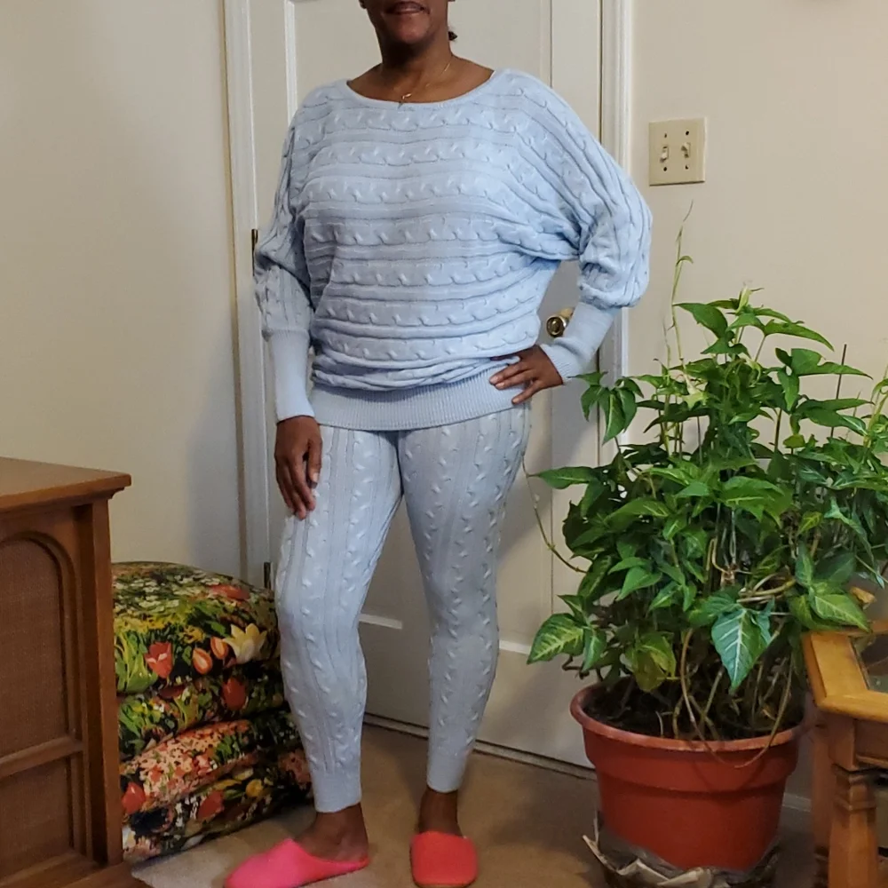 ⚡️Fashion Nova sweater set - Picture 4 of 16